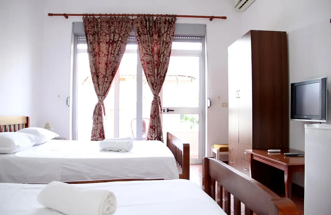 Hotel Italia-1