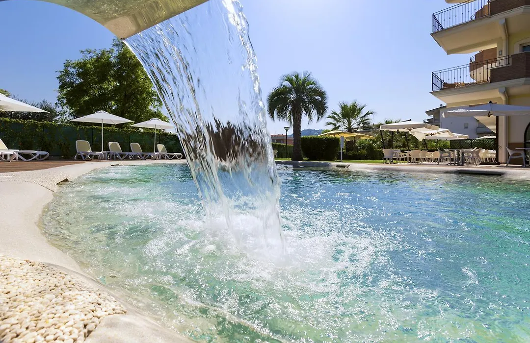 Almaluna Hotel & Resort-1