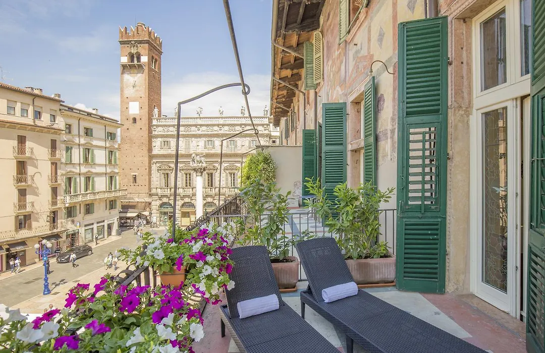 Corte Realdi Suites Piazza Erbe-1