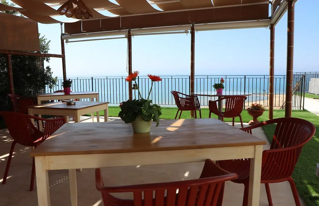 B&B Vista sul Mare-1