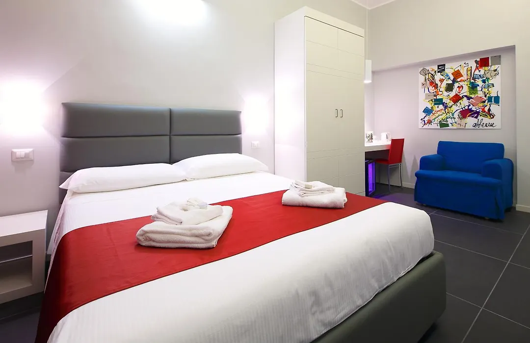 Nearhome Smart Suites Guest House-1