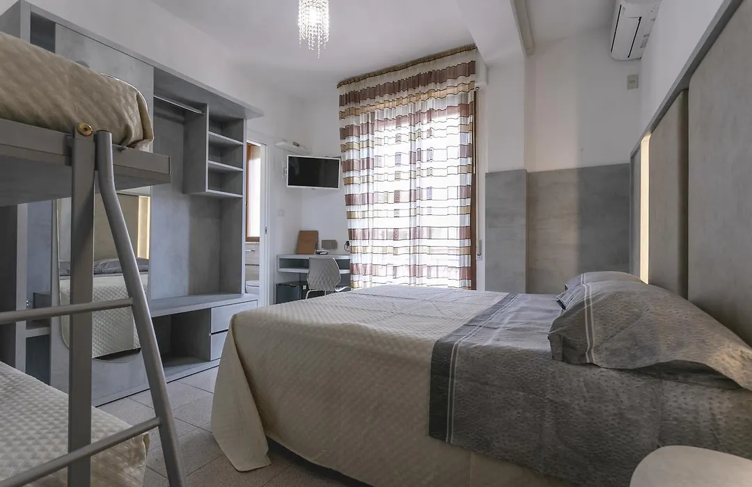 Hotel Deborah-1