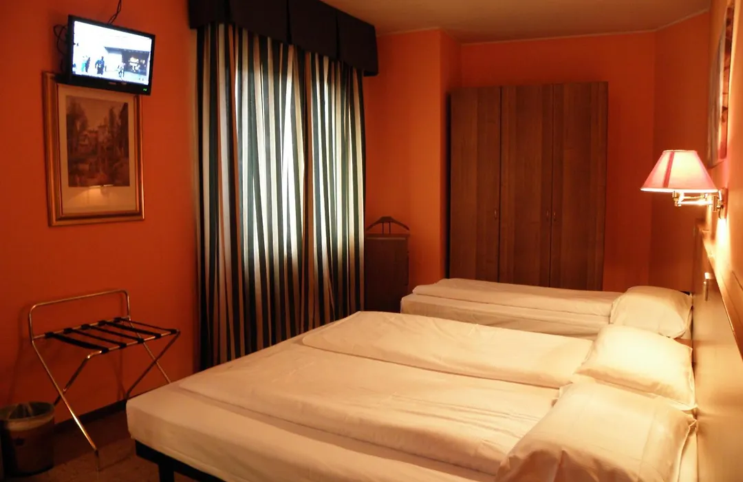 Hotel Corona-1