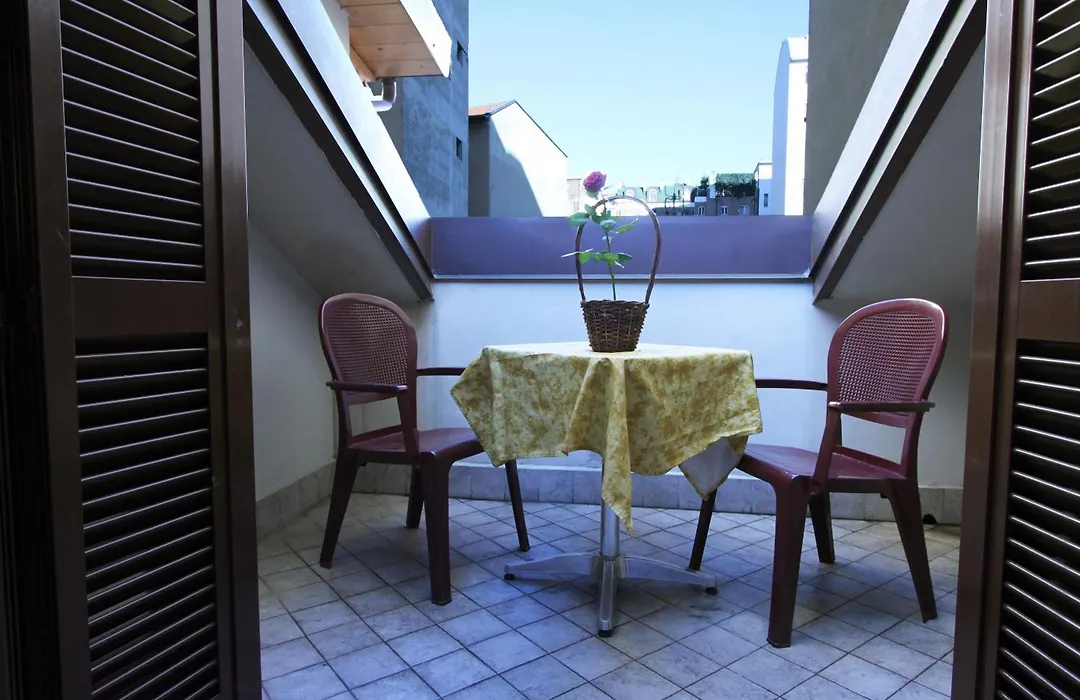 Lux Hotel Durante-1