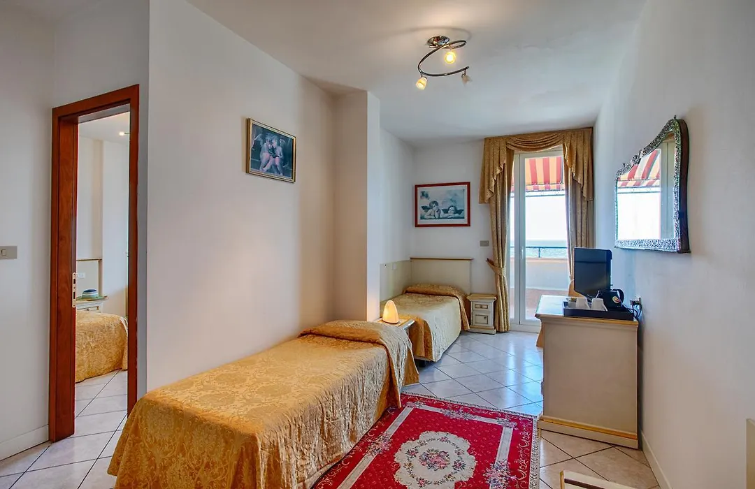Hotel Elpiro-1