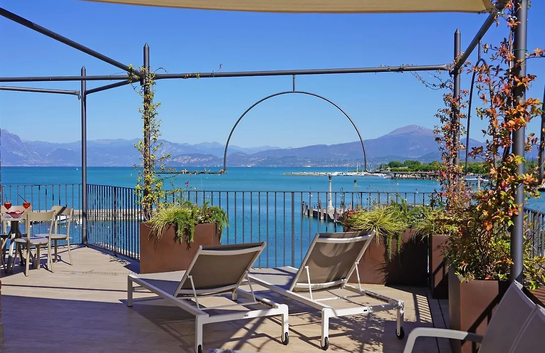 Riviera Carducci Rooms-1