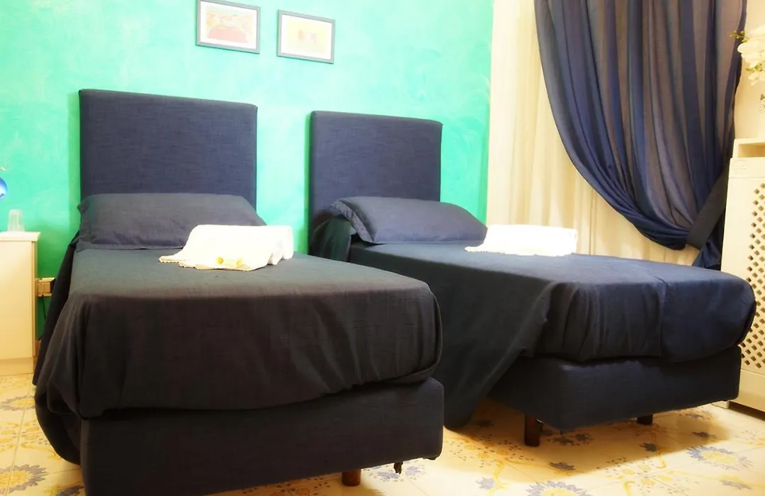 Le Vie Di Napoli B&B-1