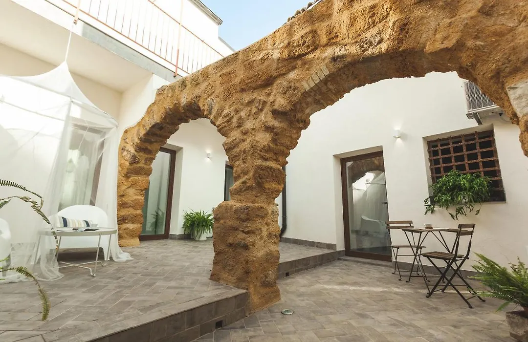 Cortile Baronello-1