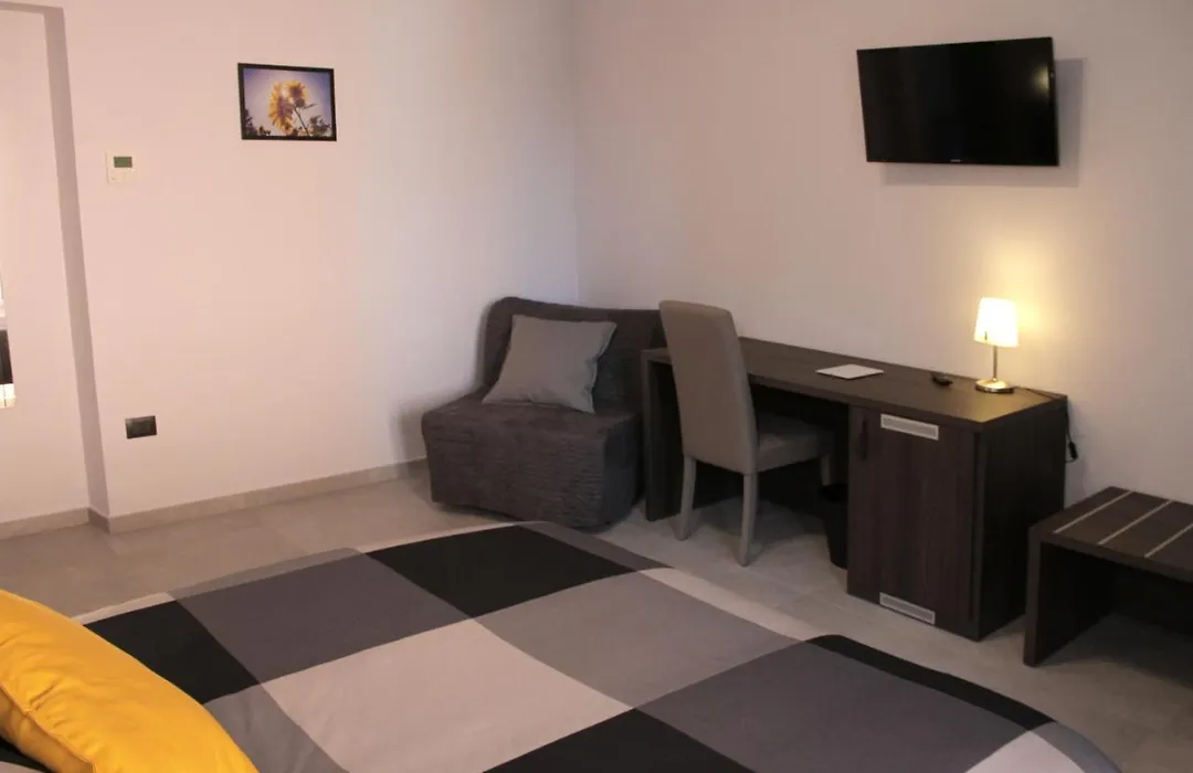 EasyRoom Frosinone - Casello Autostradale-1