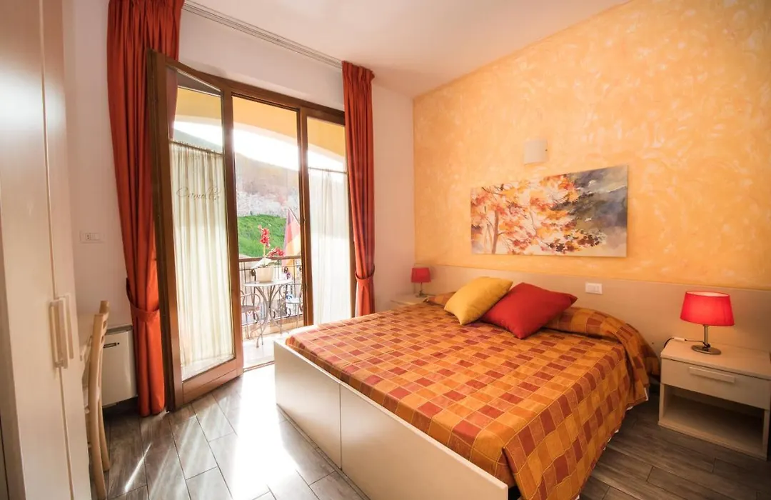 Bed & Breakfast Camollia-1