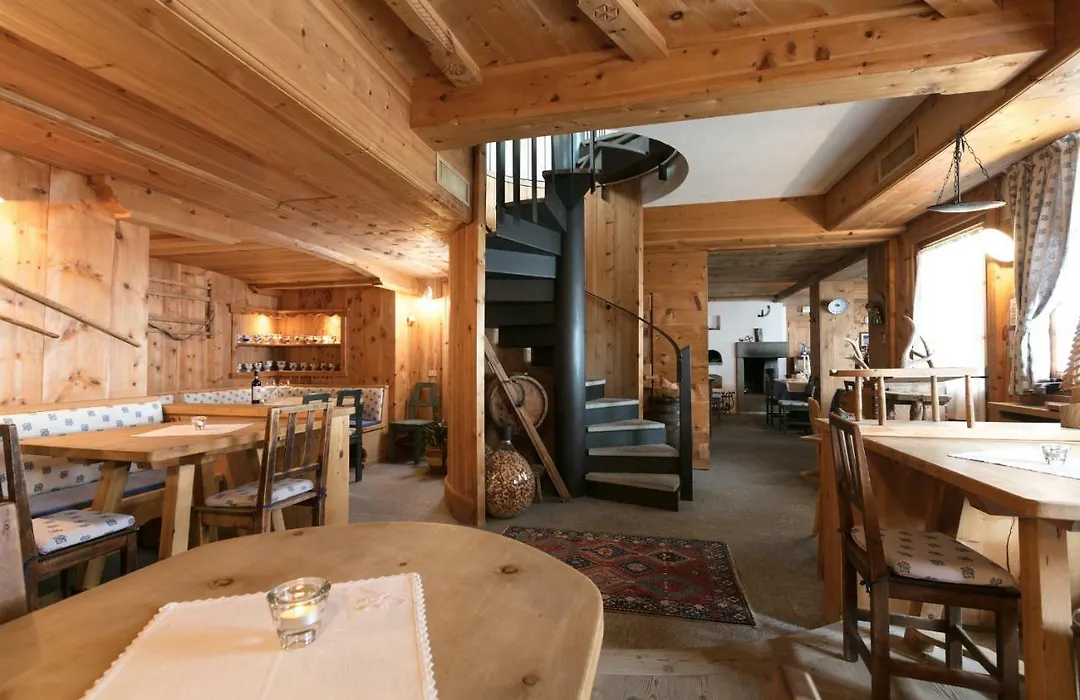 Hotel Baita Fiorita-1