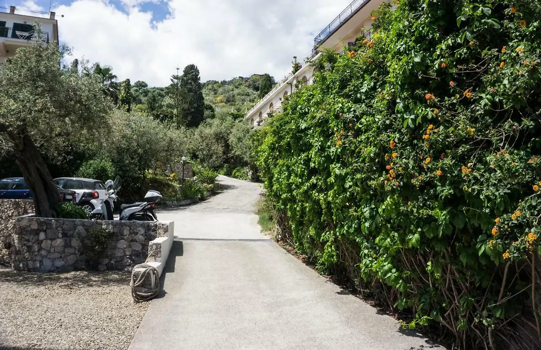 Villa Moschella-1