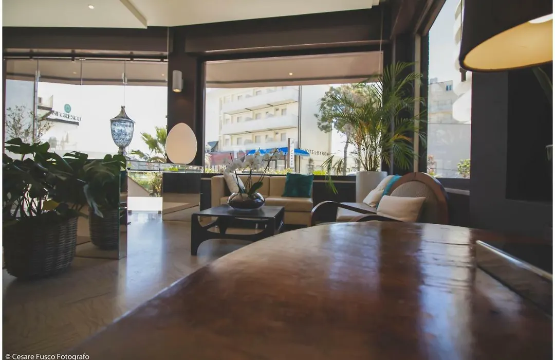 Hotel Caraibi - Breakfast Until 11-00&Dinner-Mirabilandia Partner-1
