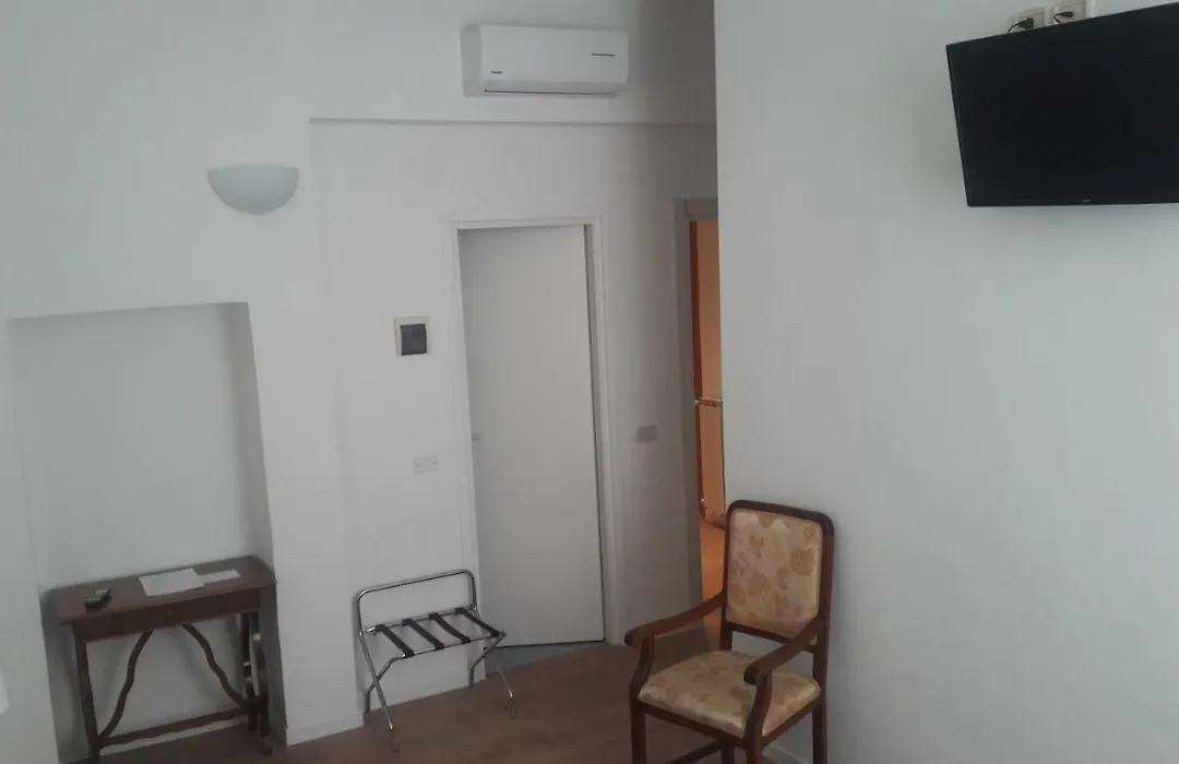 Il Grifo Camere e Suites-1