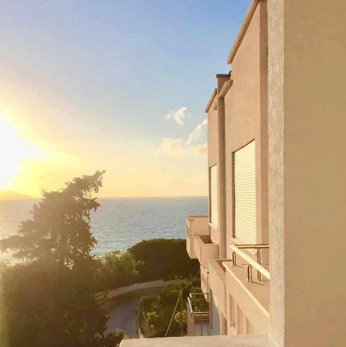 Camere vista mare-1