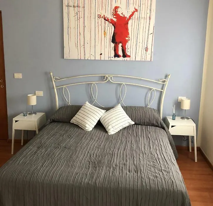 IRIDES ROOMS a un passo dai Parchi Divertimento-1