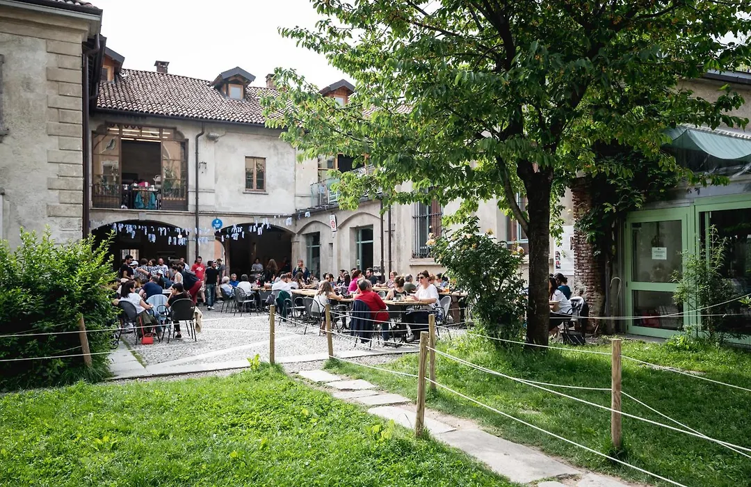 Un posto a Milano-1