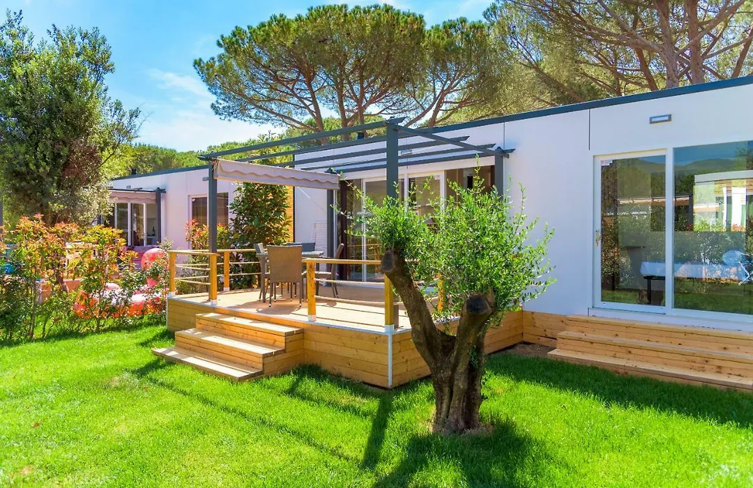 Camping Lacona Pineta-1