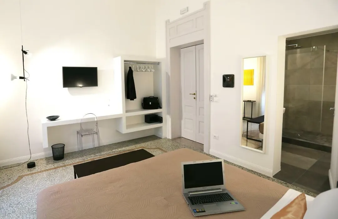 Re Ruggero Rooms-1