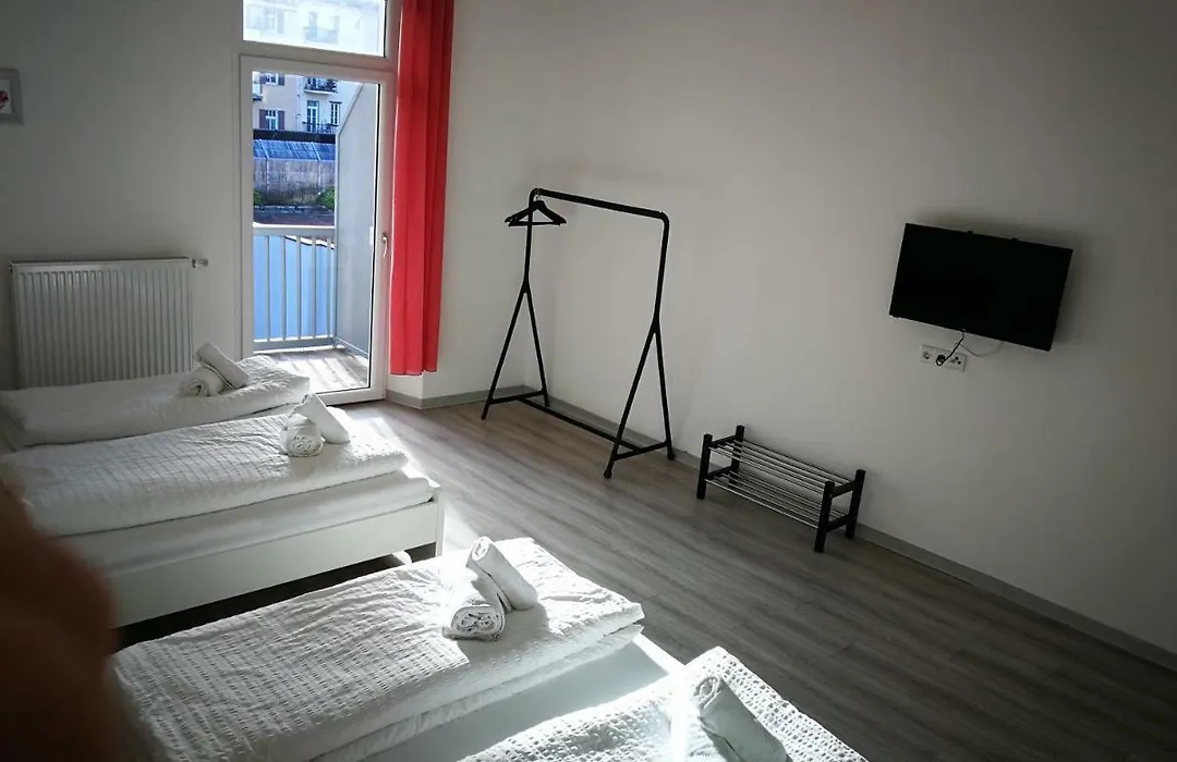 Iceman Room'S Central-1