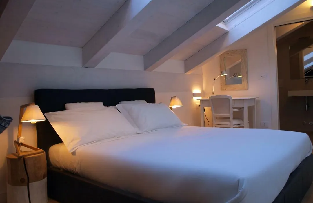 Acquaderni Rooms-1