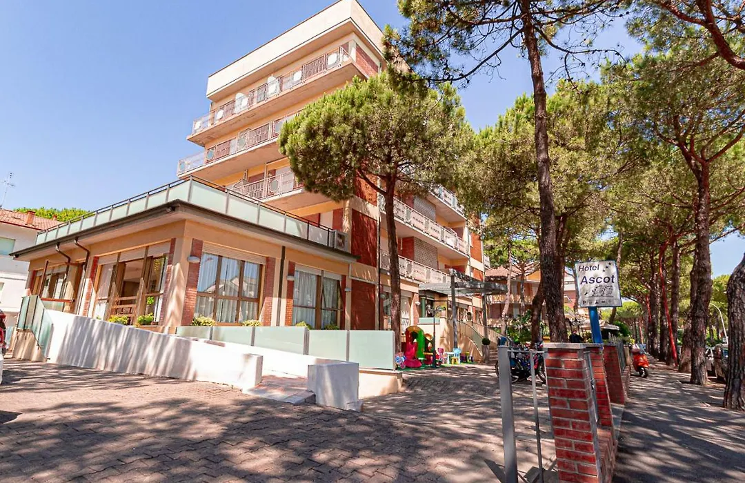 Hotel Ascot-1