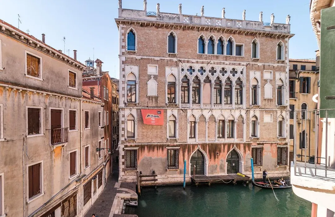 Palazzo DaPonte by LionHost-1