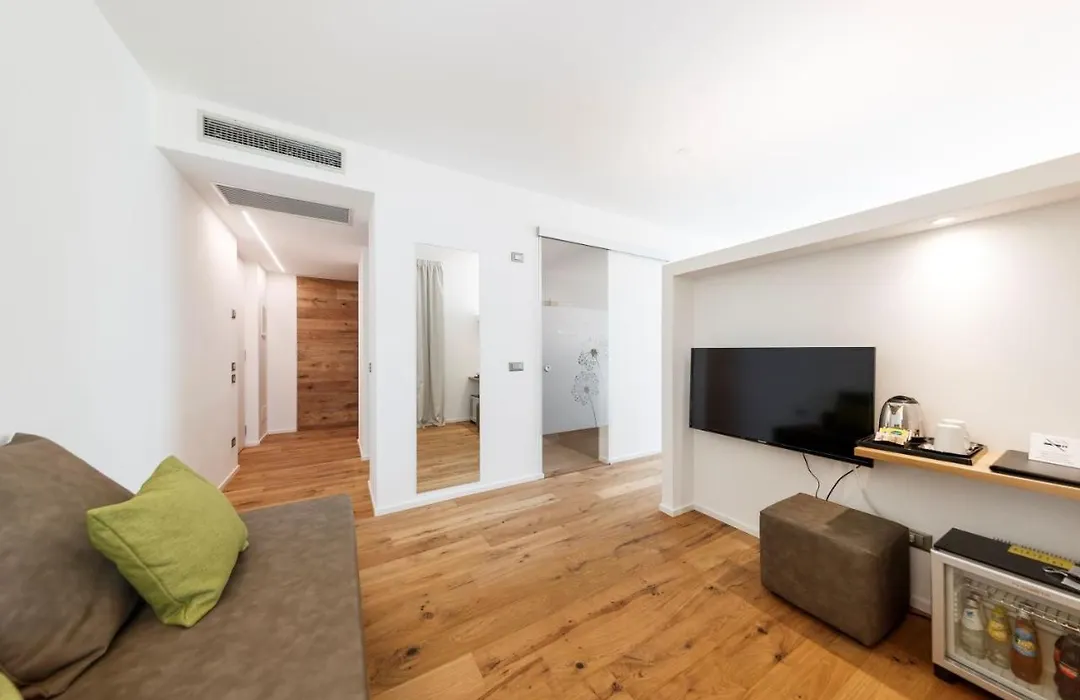 Alea - Garda Lake Suite-1