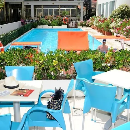 Hotel International-2