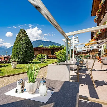 Hotel Stefanie-3
