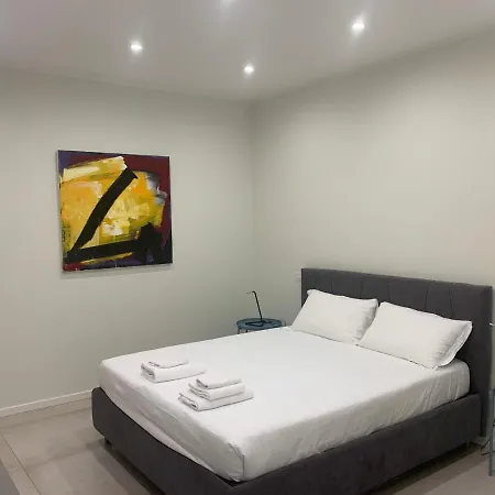 Casa Vacanze Residence Ideale Suites And Apartments-3