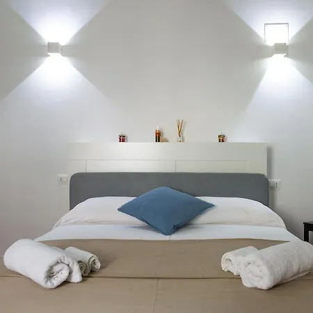 Piazza Florio Rooms-3