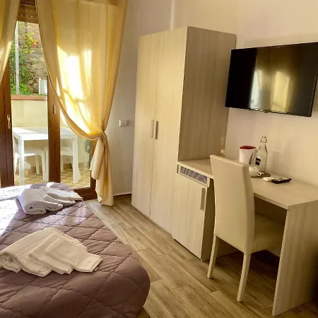 Caruso Rooms-3