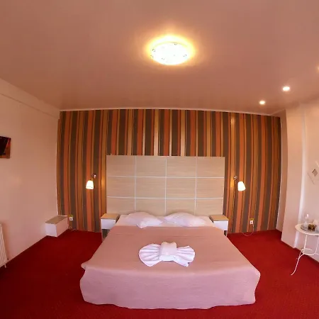 Hotel Mon Caprice-3