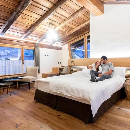 Curt di Clement Eco Mobility Hotel-3