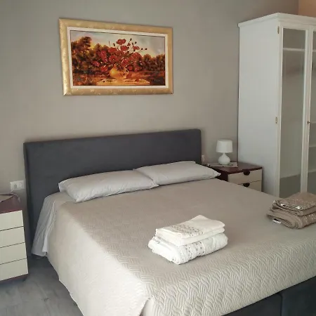Julia B&B-3