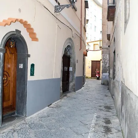 Vicolo 8-3