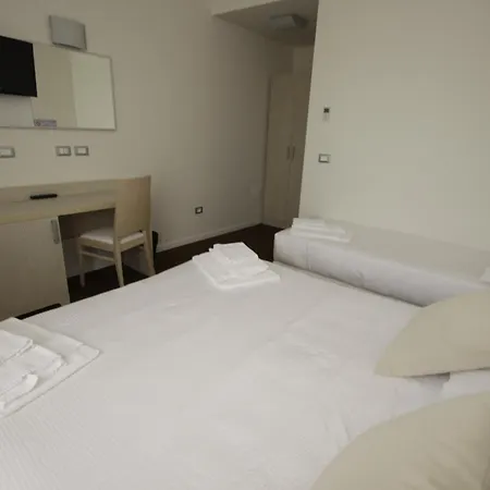 Hotel Paradise Airport-3