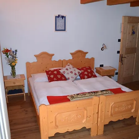 Cozy Apartment Near The Colosseum Central Rome-3