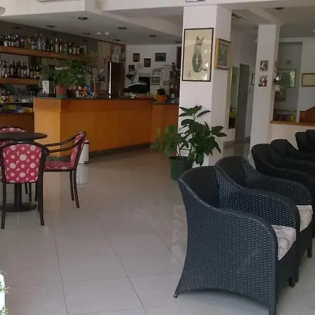 Hotel Liliana-3