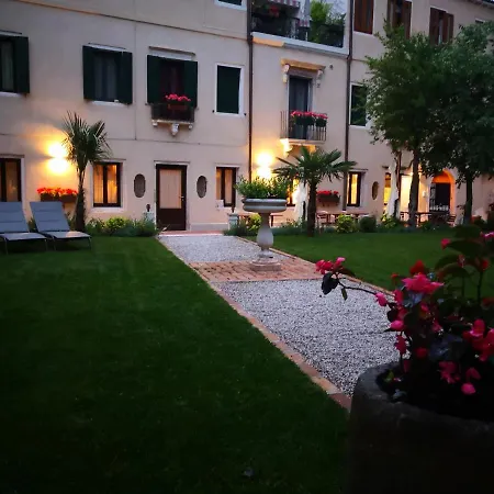 Cinqueteste Luxury Home-3