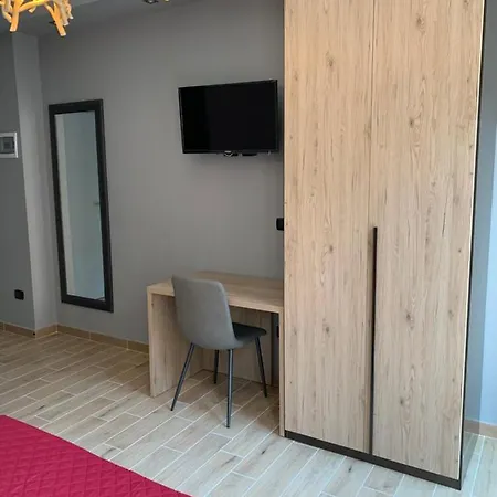 Marconi 2 Rooms-3