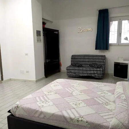 Dora'S House-2