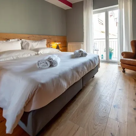 The Lion'S Den Bnb-2
