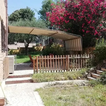 Monolocali e stanze in Villa a 350 mt spiaggia libera Lido delle Sirene-2