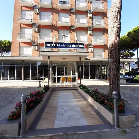 Hotel Madonna Del Pino-3