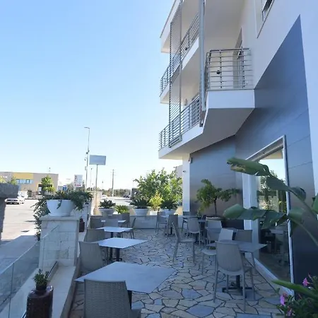 Noemi B&B-2