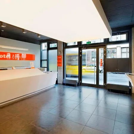 Easyhotel Berlin Hackescher Markt-2