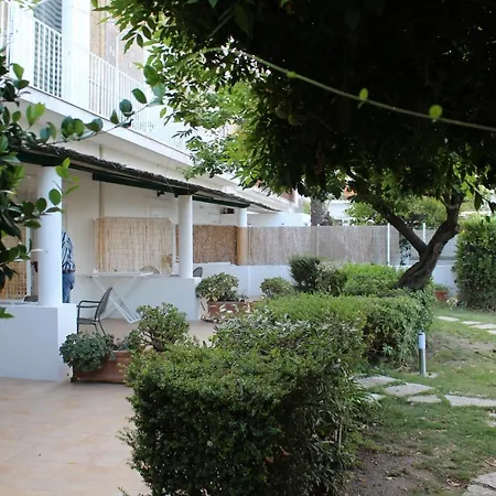 Agenzia Isotur Villa Olimpia-3