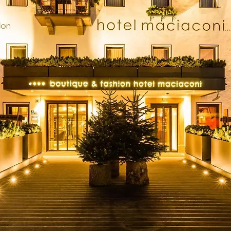 Boutique & Fashion Hotel Maciaconi - Gardenahotels-3